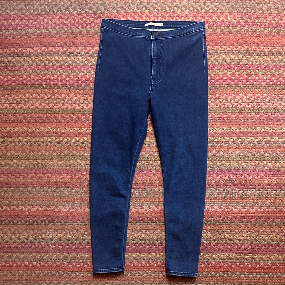 NWOT LEVIS RUNAROUND SUPER SKINNY STRETCH JEANS